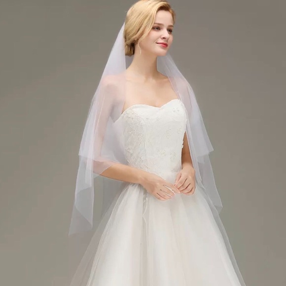 New beautiful 2T fingertip veil fingertip length - Picture 3 of 8